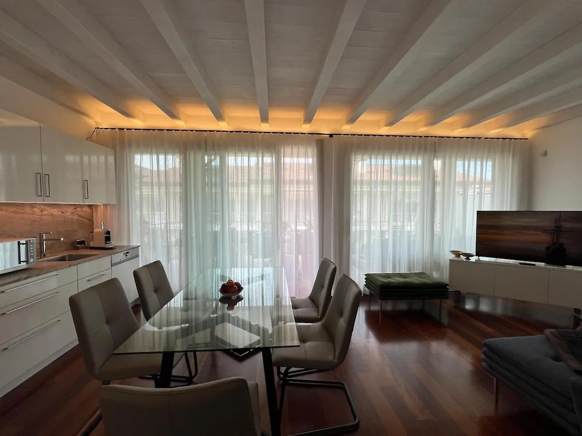 Apartment Dolce Vita Mit Maximalem Komfort Sirmione Italy
